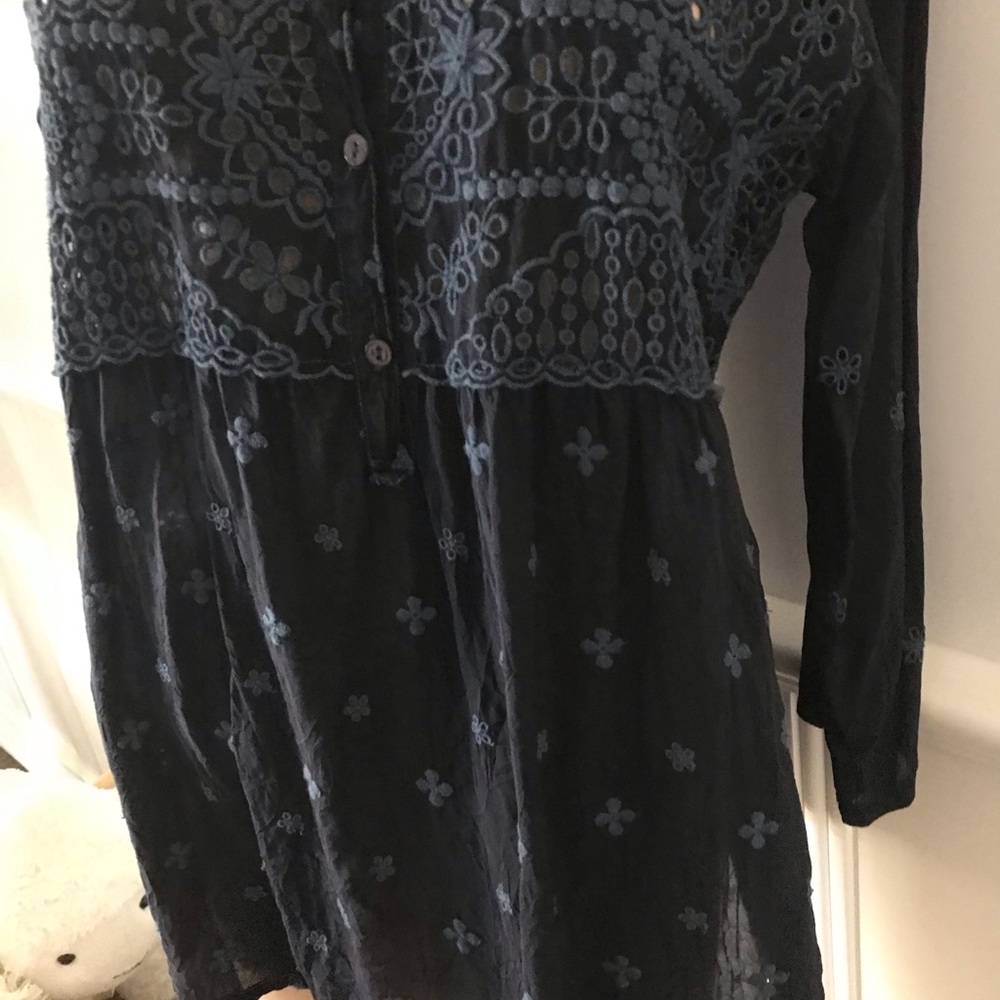 Johnny Was navy Blue Embroidered Blouse.